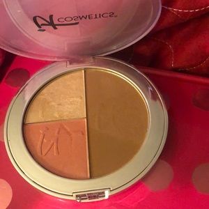 It Cosmetics Bronzer, Blush, Illuminatior
